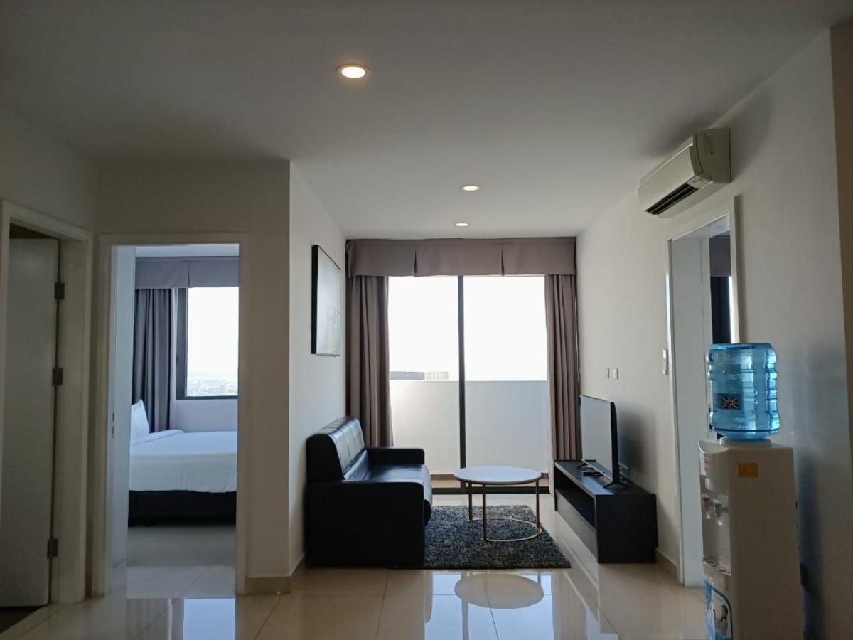 The Bridge Residence Phnom Penh Exterior photo